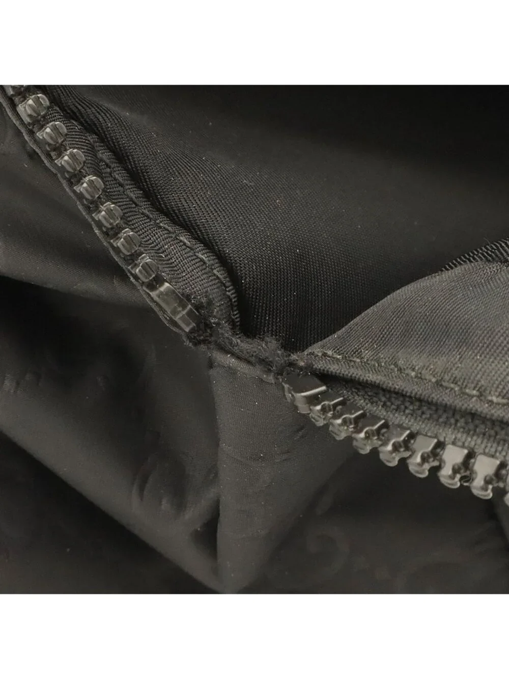 Gucci rank width